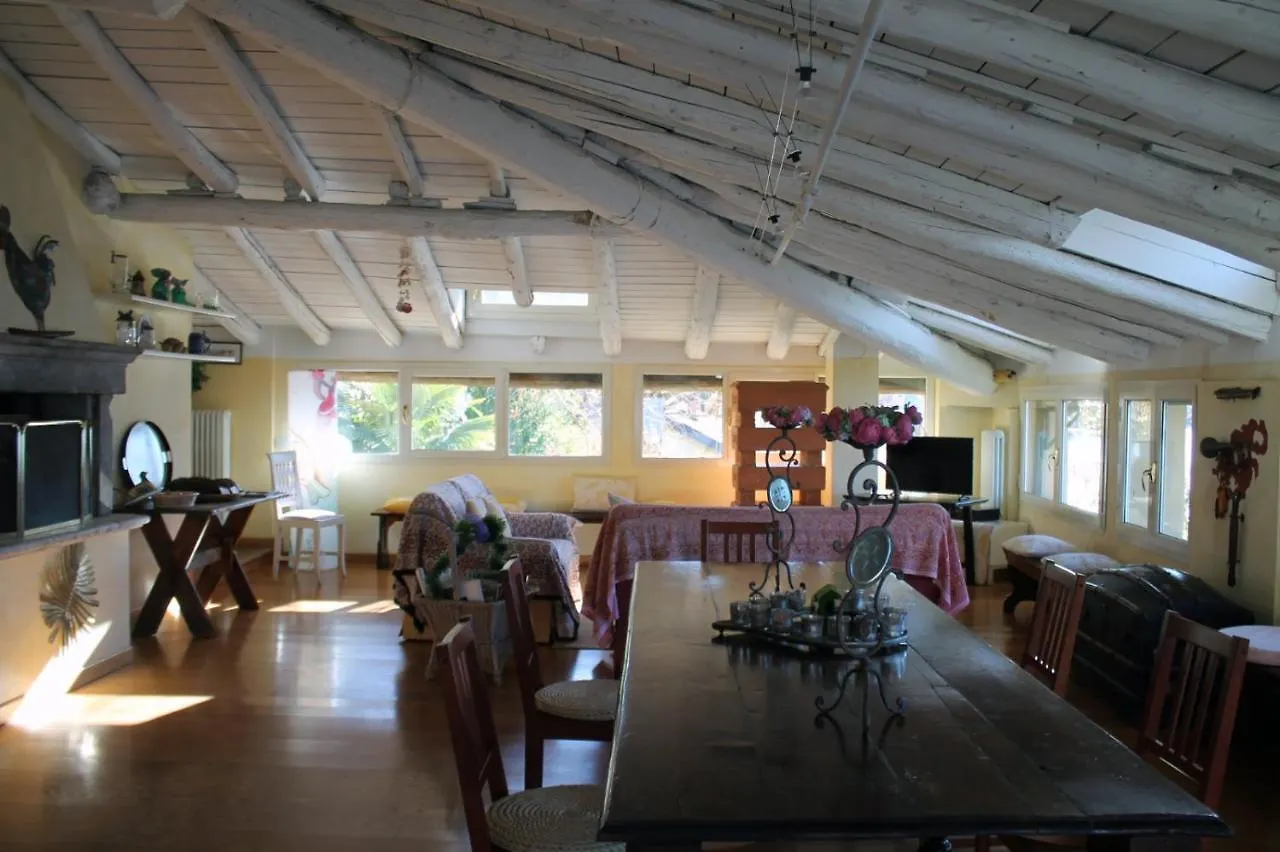 סולאזנו L'Oleandro Sul Lago D'Iseo B&B 0*,  איטליה